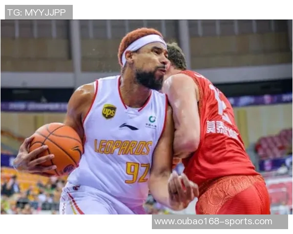 卡姆琼斯因超速被拦截逮捕急于赶往训练场引发关注 卡姆琼斯因超速被拦截逮捕急于赶往训练场引发关注